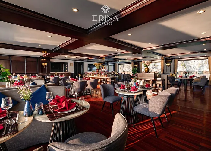 Rosa Cruise 5* Hạ Long
