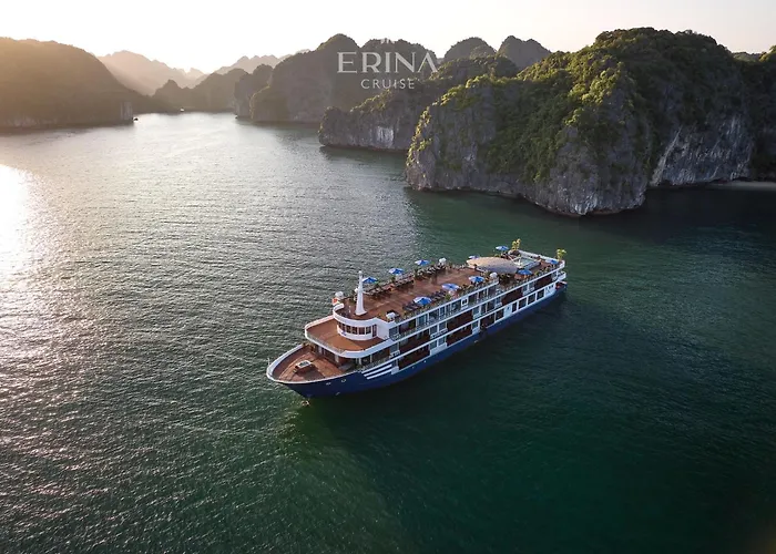Rosa Cruise  Hạ Long