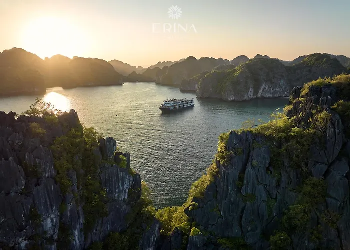 Rosa Cruise 5* Hạ Long