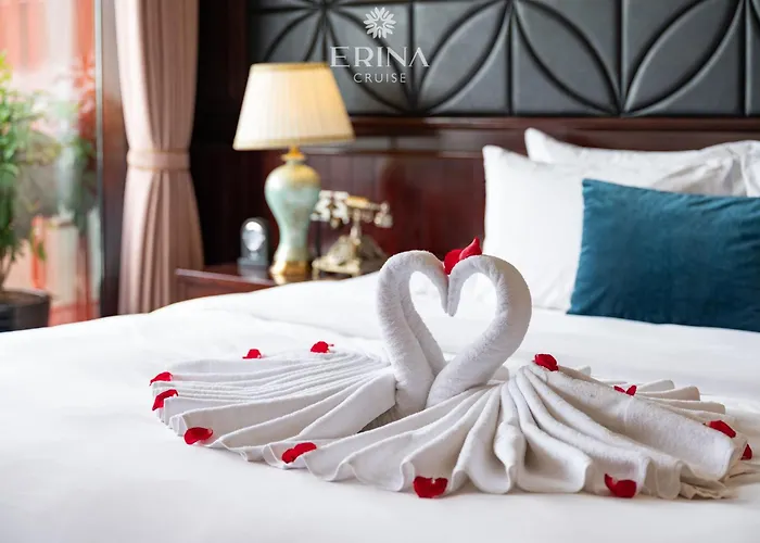 Rosa Cruise Hạ Long