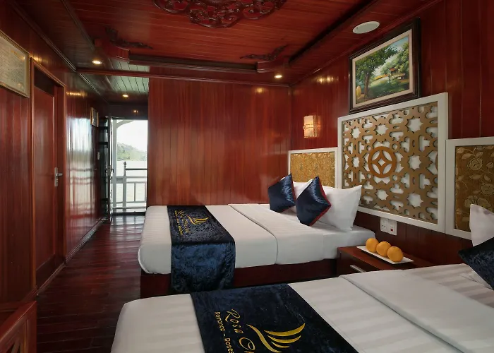 Rosa Cruise Hạ Long