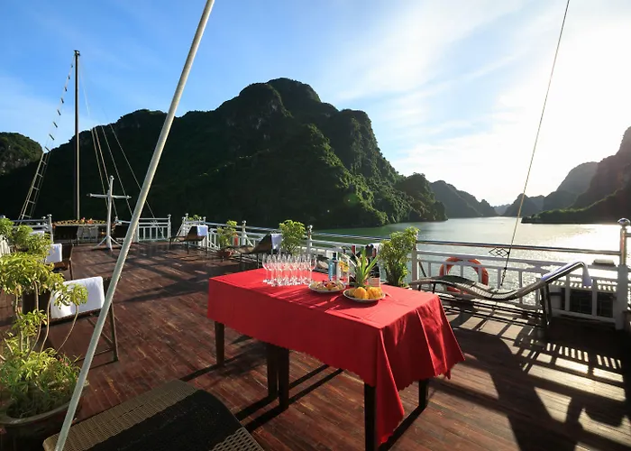 Rosa Cruise Hạ Long
