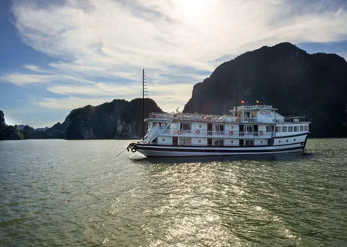 Rosa Cruise 5* Hạ Long