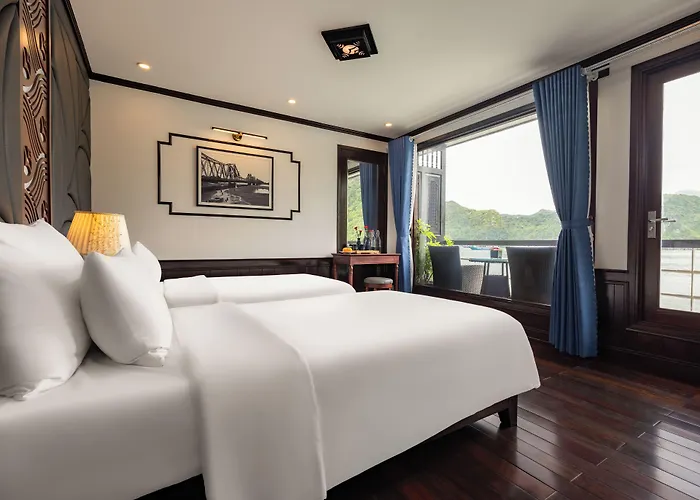 Rosa Cruise 5* Hạ Long