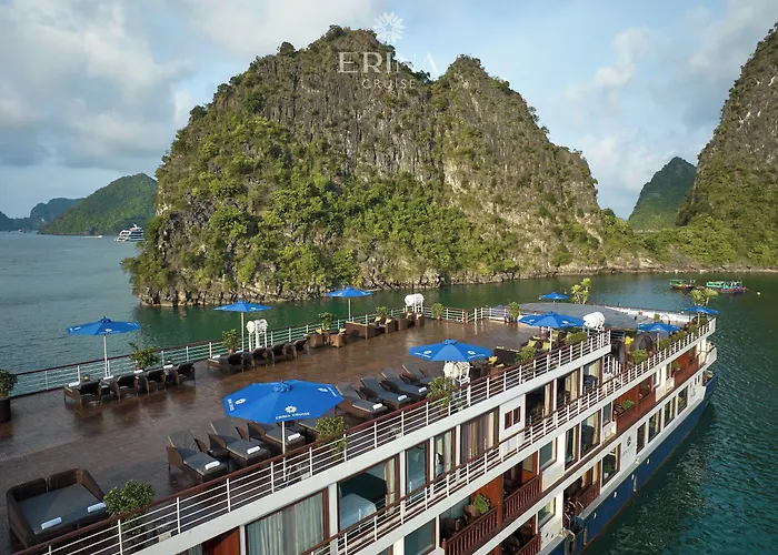 Rosa Cruise  Hạ Long